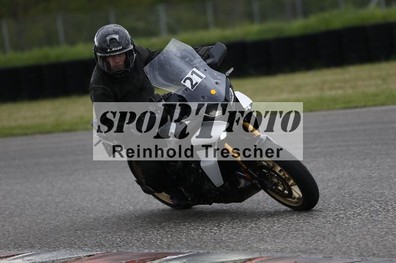 Archiv-2025/10 23.04.2025 Cornu Master School ADR/rot-rouge/21